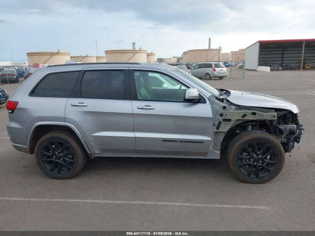 1C4RJFAGXKC588770 Jeep Grand Cherokee Altitude 4x4