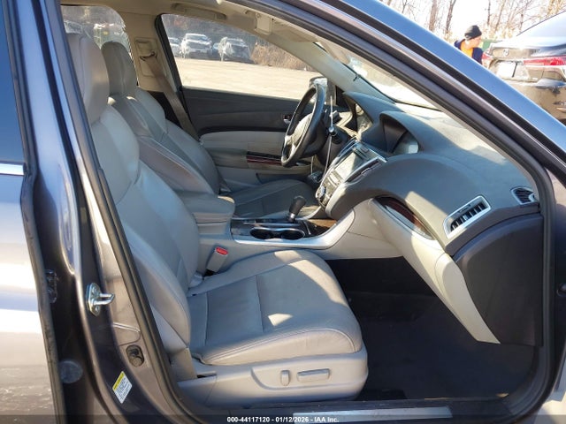 44117120 :رقم المزاد ، 19UUB1F56HA007725 vin ، 2017 Acura Tlx Technology Package مزاد بيع