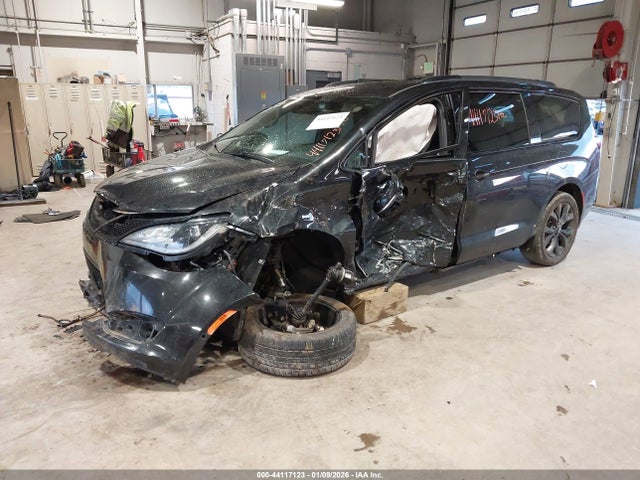 Продаж на аукціоні авто 2019 Chrysler Pacifica Limited, vin: 2C4RC1GG9KR528359, номер лоту: 44117123