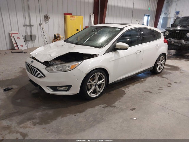 Ford Focus Titanium 2015 1FADP3N29FL314235 Image 2