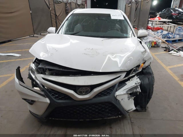 4T1B11HKXJU061976 Toyota CAMRY SE