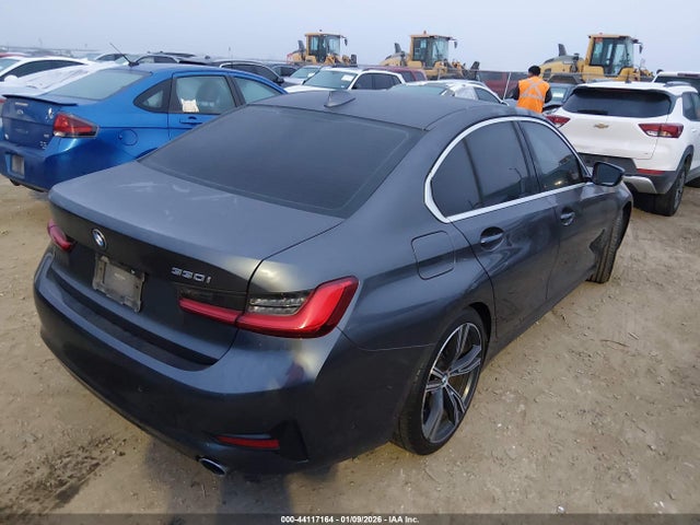 3MW5R1J00M8B72506 BMW 330I