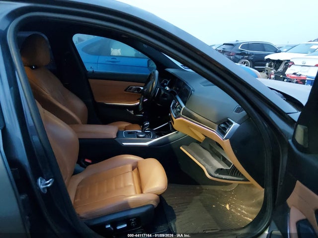 3MW5R1J00M8B72506 BMW 330I