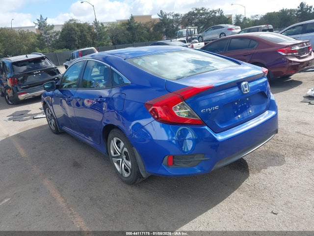 Honda Civic Lx 2018 2HGFC2F54JH557069 Image 3
