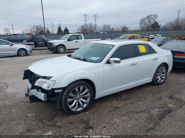 2017 CHRYSLER 300 2C3CCAEG2HH512323 Photo 1