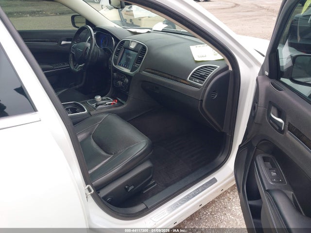 2017 CHRYSLER 300 2C3CCAEG2HH512323 Photo 4