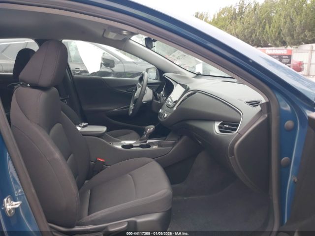 2025 CHEVROLET MALIBU 1G1ZD5STXSF130635 Photo 4