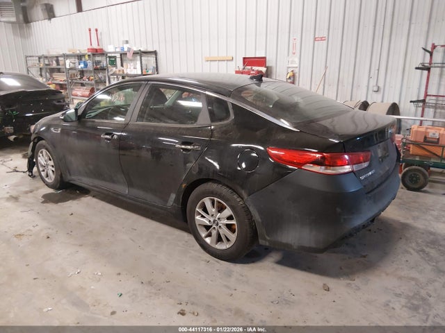 2018 KIA OPTIMA 5XXGT4L32JG242730 Photo 2