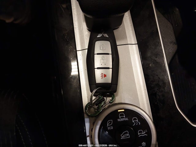 2025 MITSUBISHI OUTLANDER JA4J4UA84SZ018661 Photo 10