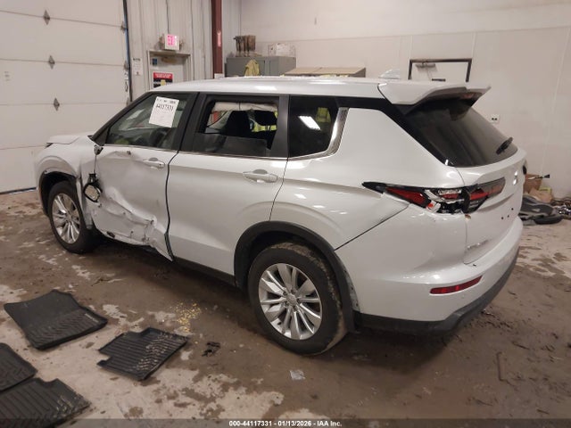 2025 MITSUBISHI OUTLANDER JA4J4UA84SZ018661 Photo 2
