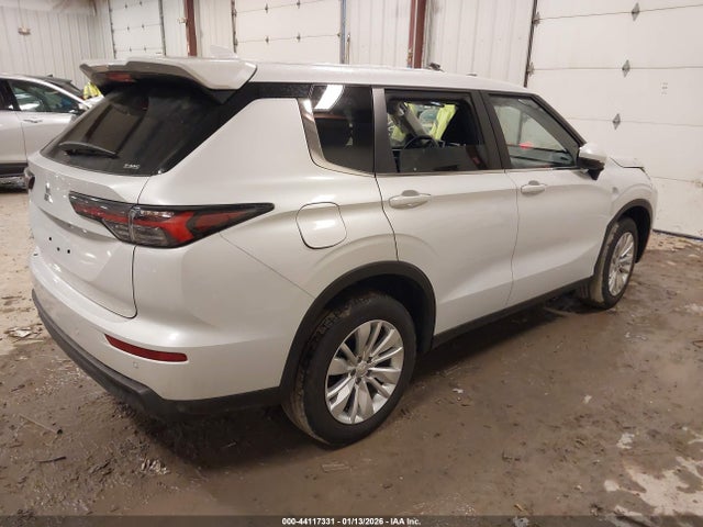 2025 MITSUBISHI OUTLANDER JA4J4UA84SZ018661 Photo 3