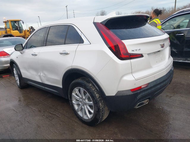 2023 CADILLAC XT4 1GYAZAR40PF105984 Photo 2