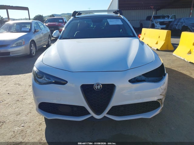 Alfa Romeo Giulia Ti Rwd 2017 ZARFAECN8H7558330 Image 13