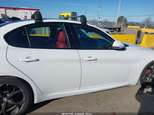Alfa Romeo Giulia Ti Rwd 2017 ZARFAECN8H7558330 Image 14