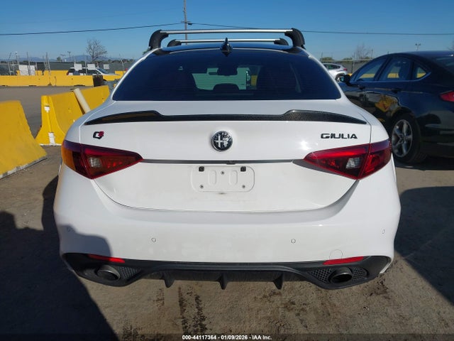 Alfa Romeo Giulia Ti Rwd 2017 ZARFAECN8H7558330 Image 17