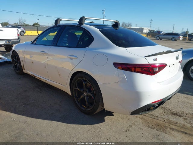 Alfa Romeo Giulia Ti Rwd 2017 ZARFAECN8H7558330 Image 3