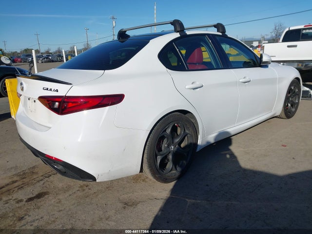 Alfa Romeo Giulia Ti Rwd 2017 ZARFAECN8H7558330 Image 4