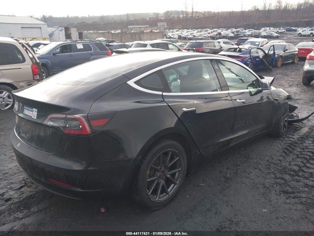 2018 TESLA MODEL 3 5YJ3E1EA7JF010131 Photo 3