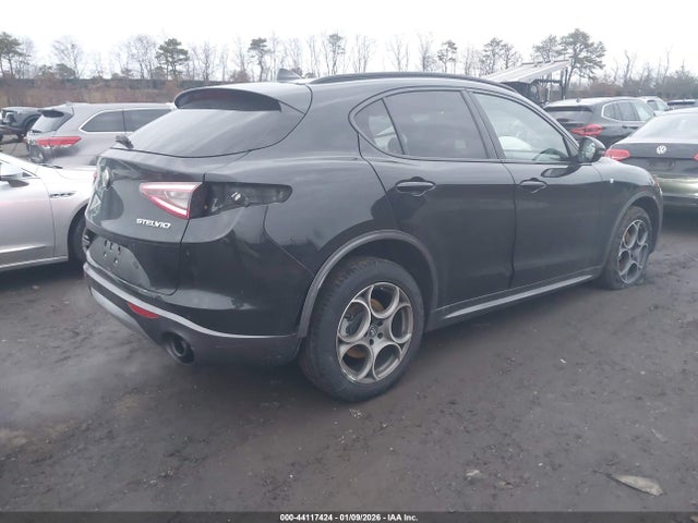 2024 ALFA ROMEO STELVIO ZASPAKBN3R7D76302 Photo 3