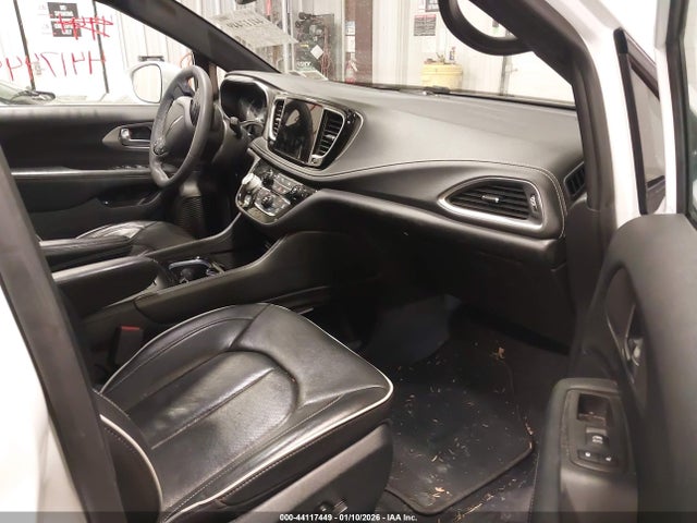 2022 CHRYSLER PACIFICA HYBRID 2C4RC1S73NR165035 Photo 4