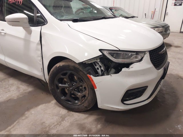 2022 CHRYSLER PACIFICA HYBRID 2C4RC1S73NR165035 Photo 5