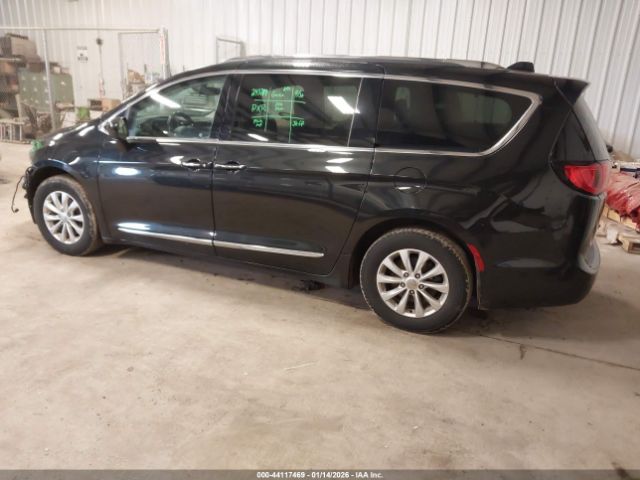 2019 CHRYSLER PACIFICA 2C4RC1BGXKR597469 Photo 2