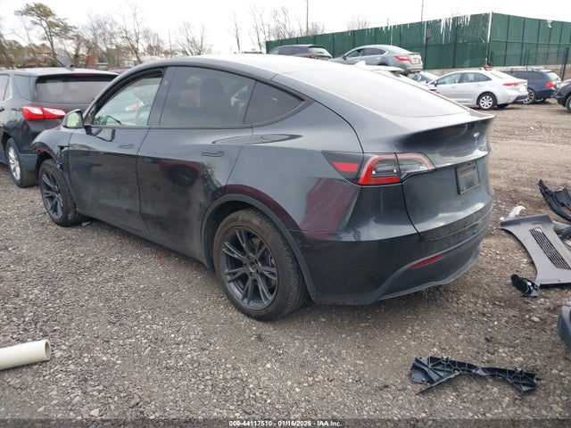 7SAYGDED6SF243935 Tesla Model Y Long Range Dual Motor Rear-wheel Drive