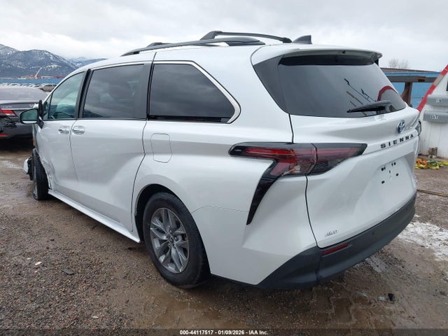 2024 TOYOTA SIENNA 5TDYSKFC8RS152418 Photo 2