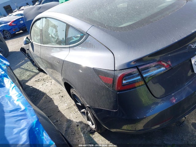 2022 TESLA MODEL 3 5YJ3E1EA0NF103174 Photo 2