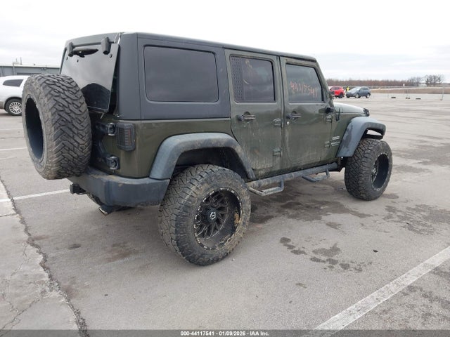 1C4HJWDG5FL761530 Jeep Wrangler Unlimited Sport