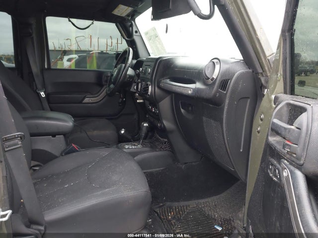 1C4HJWDG5FL761530 Jeep Wrangler Unlimited Sport