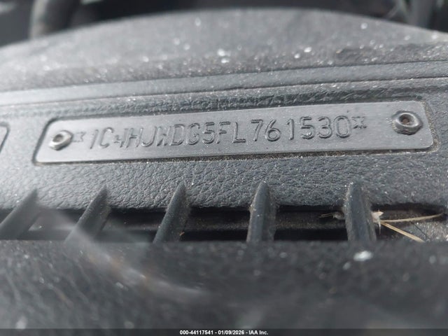 1C4HJWDG5FL761530 Jeep Wrangler Unlimited Sport