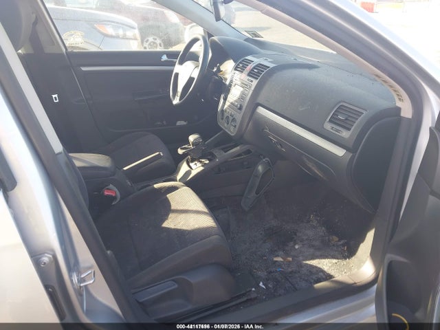44117696 :رقم المزاد ، 3VWPF71K65M614400 vin ، 2005 Volkswagen Jetta Value Edition مزاد بيع