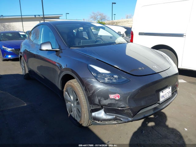 2024 TESLA MODEL Y 7SAYGDEE9RF114574 Photo 0