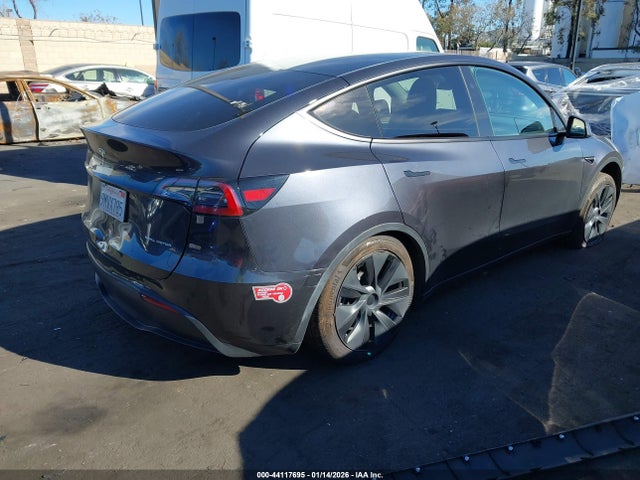 2024 TESLA MODEL Y 7SAYGDEE9RF114574 Photo 3