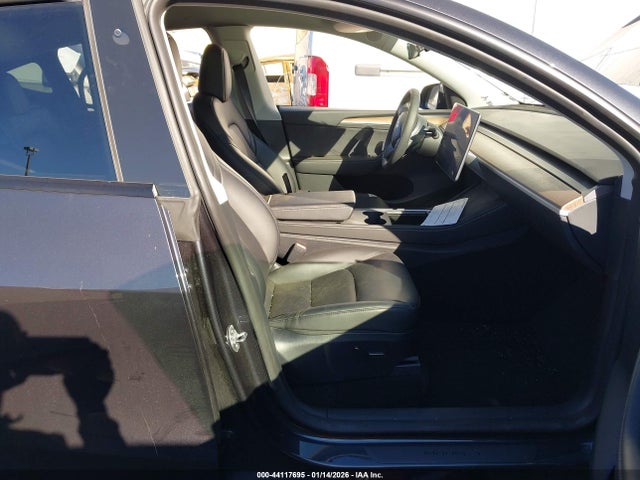 2024 TESLA MODEL Y 7SAYGDEE9RF114574 Photo 4