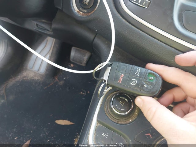 Aukcja sprzedaży 2015 Chrysler 200 C, vin: 1C3CCCCB5FN708232, numer aukcji: 44117716