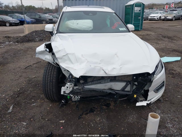 2020 VOLVO XC60 YV4102RL9L1559751 Photo 5