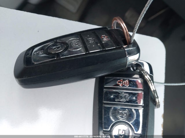 2021 LINCOLN NAUTILUS 2LMPJ8KP4MBL10743 Photo 10