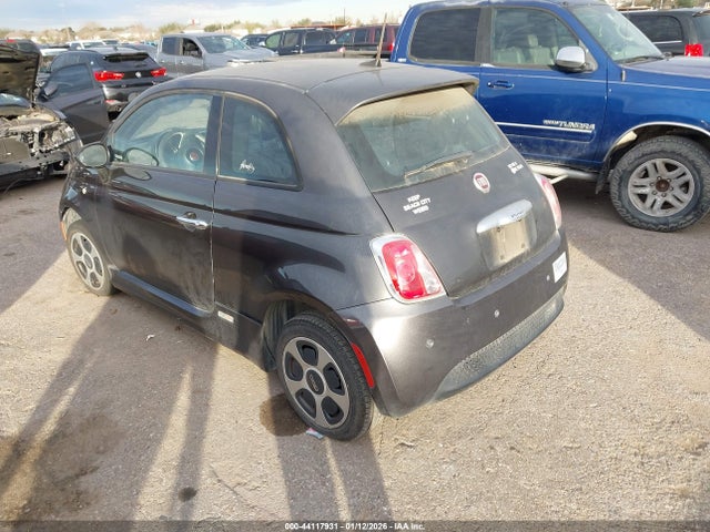 2017 FIAT 500E 3C3CFFGE1HT547880 Photo 2