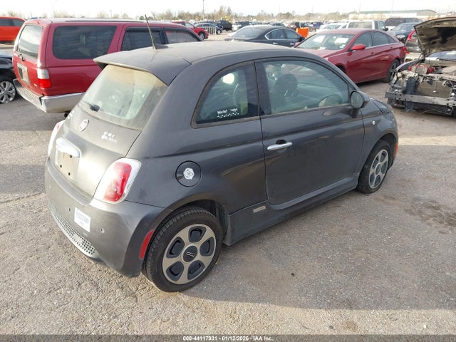 2017 FIAT 500E 3C3CFFGE1HT547880 Photo 3