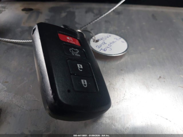 JTMWFREV8JJ204056 Toyota Rav4 Xle