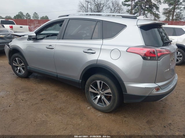 JTMWFREV8JJ204056 Toyota Rav4 Xle