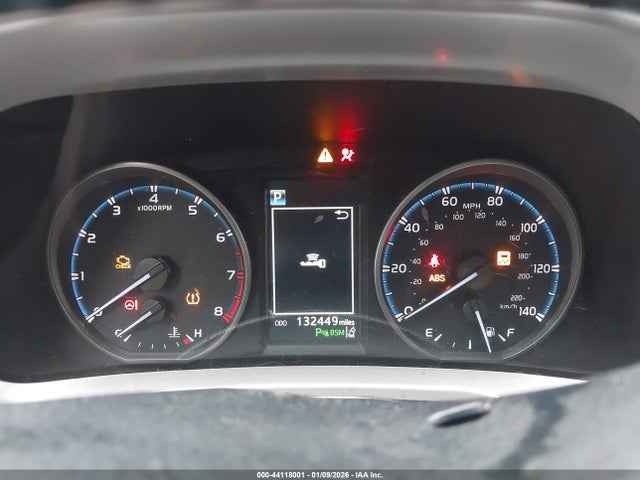JTMWFREV8JJ204056 Toyota Rav4 Xle