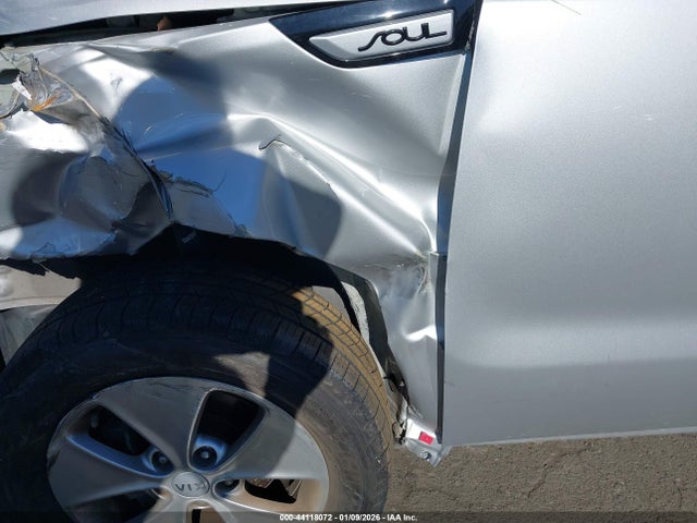 KNDJN2A26F7791846 KIA Soul