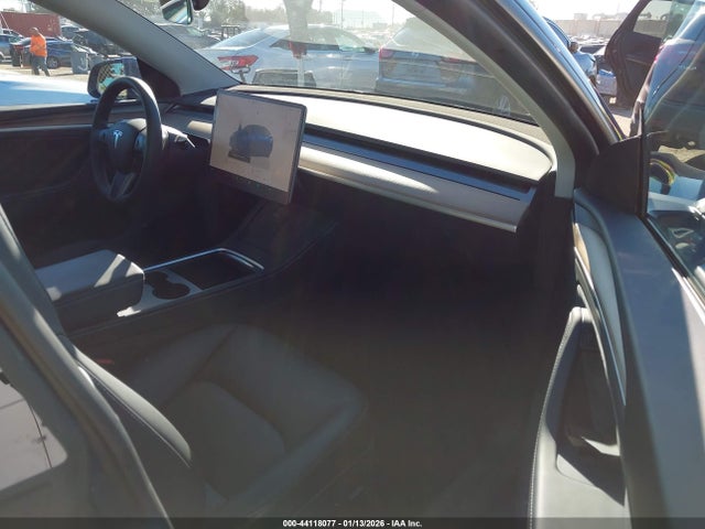2023 TESLA MODEL Y 7SAYGDEE9PA184554 Photo 4