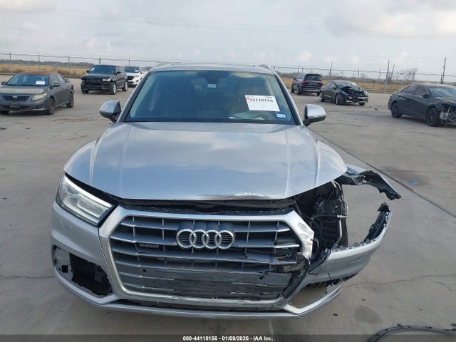 2020 Audi Q5 Premium 45 Tfsi Quattro S Tronic მანქანა იყიდება აუქციონზე, vin: WA1ANAFY8L2082295, აუქციონის ნომერი: 44118156