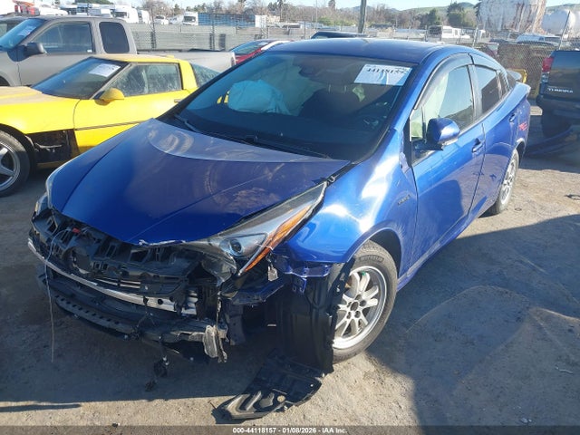 JTDKARFU5J3066001 Toyota Prius Three