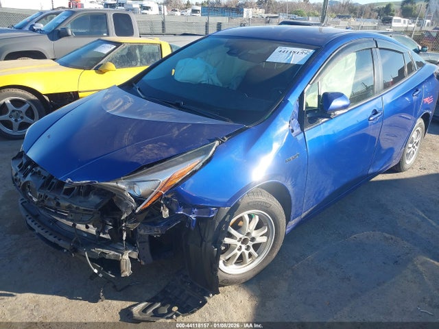 JTDKARFU5J3066001 Toyota Prius Three