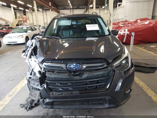 Subaru Forester Limited 2023 JF2SKAPC4PH520949 Image 12